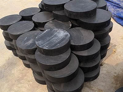 茂名板式橡胶支座由若干层橡胶片与薄钢板经加压硫化
